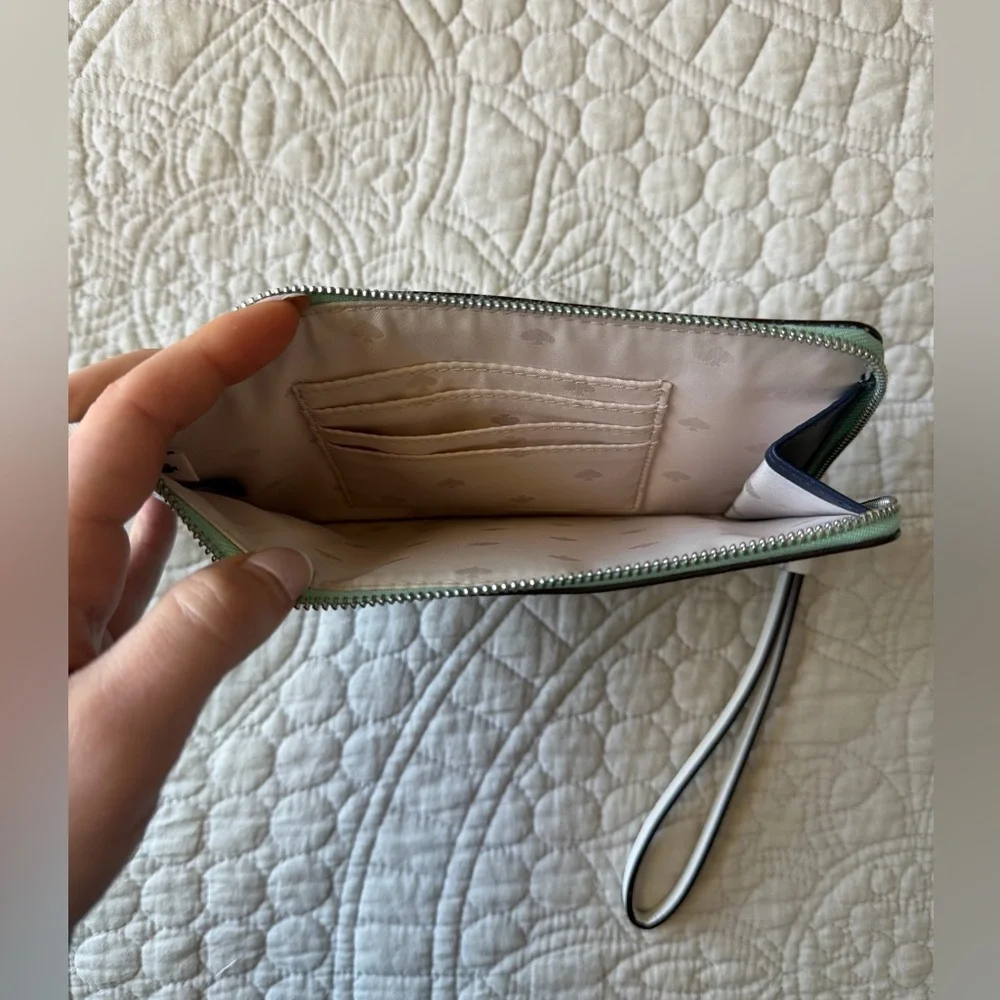 Kate Spade Cameron Medium L Zip Wrislet Spring Meadow Multi Wallet - Picture 3 of 3